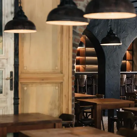 Au Lit Des Ours Hotel 3*