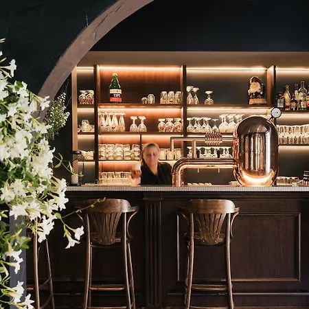 Au Lit Des Ours Hotel 3*