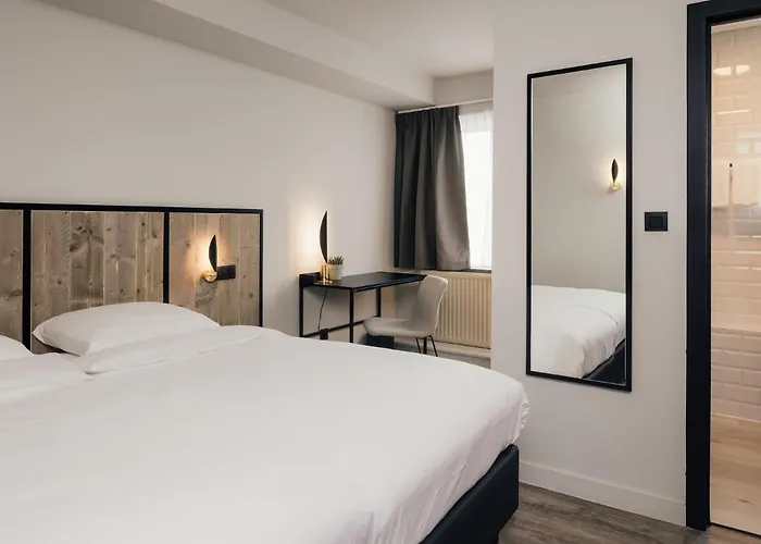 Au Lit Des Ours Hotel 3*